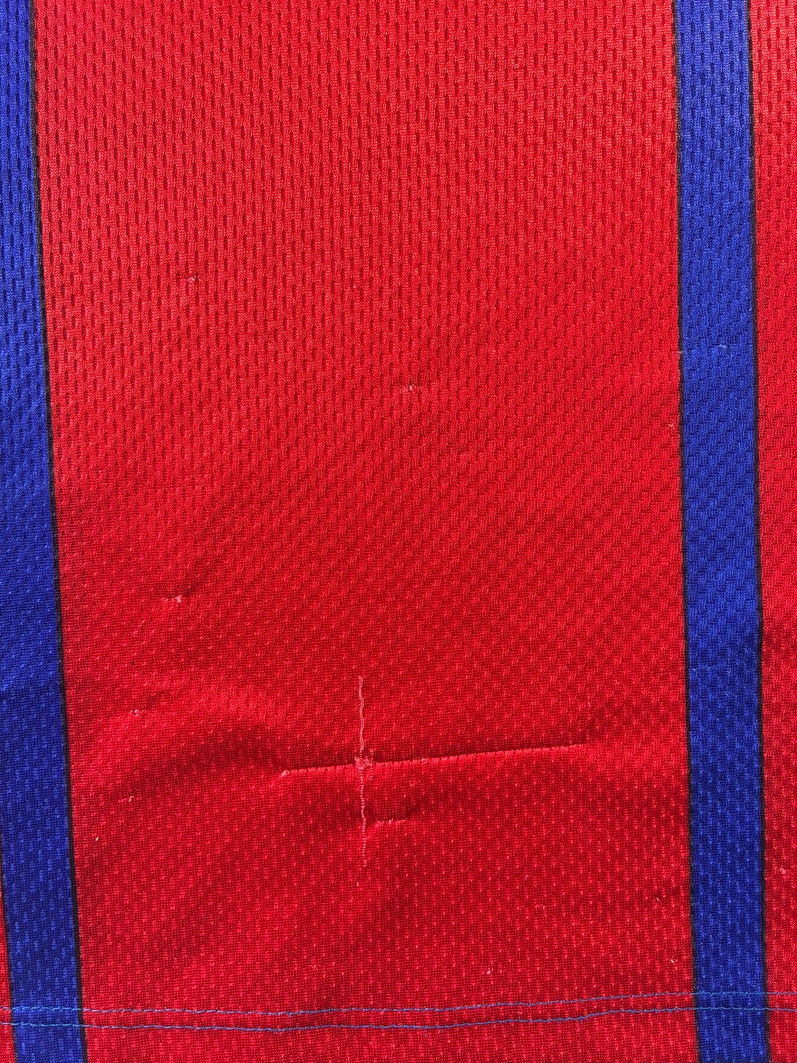 Condition detail on 1997/98 FC Barcelona Kappa home shirt