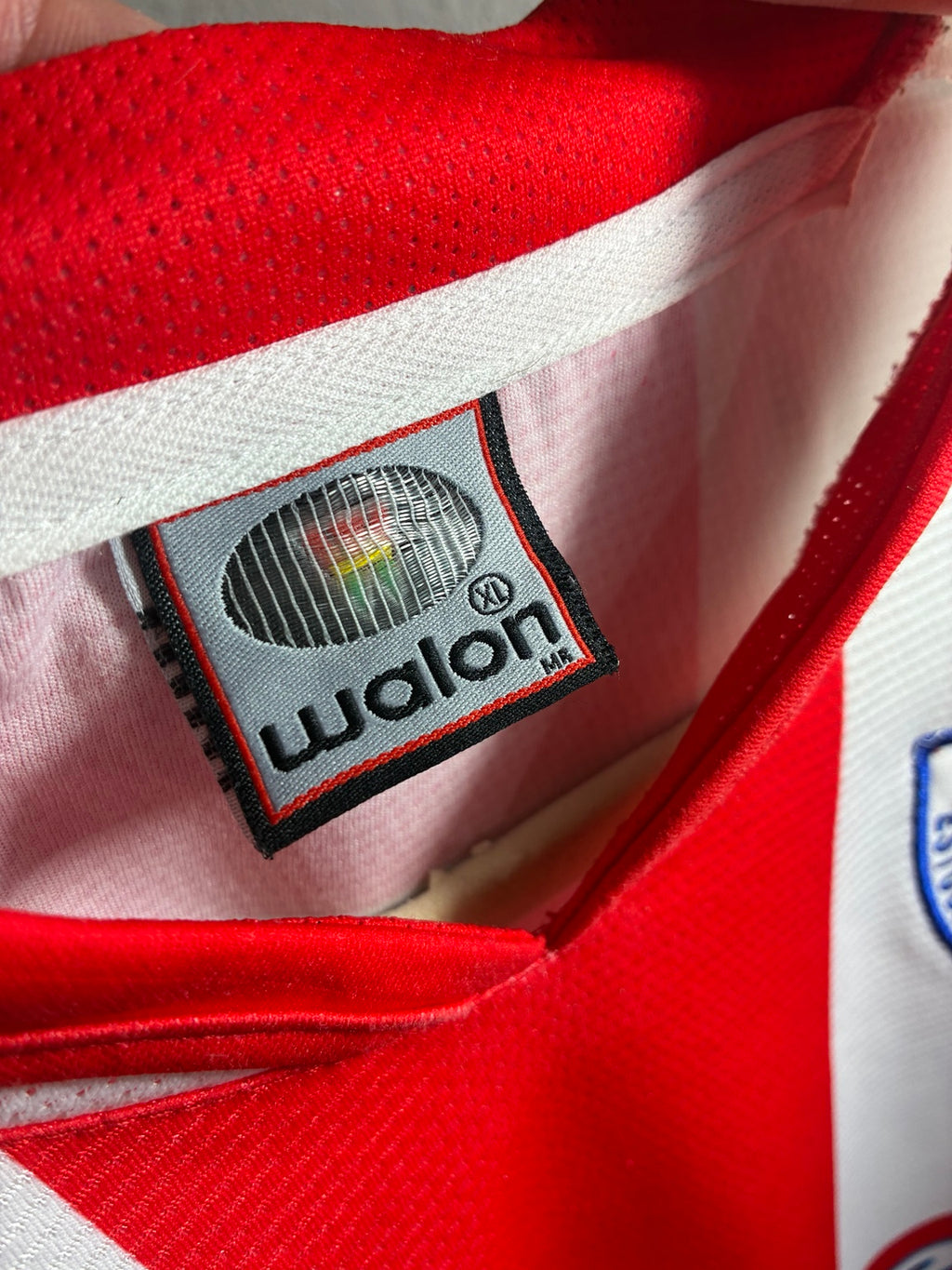 Walon label detail on 2005/06 Estudiantes de Mérida home shirt