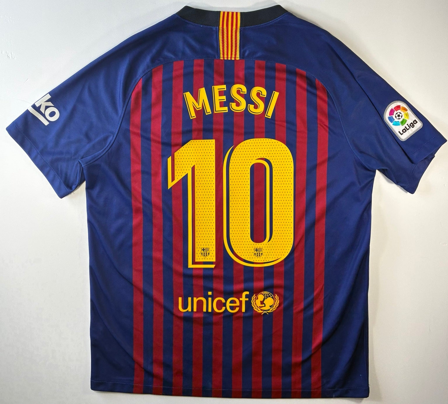 2018/19 FC Barcelona Lionel Messi #10 home jersey back, size Large