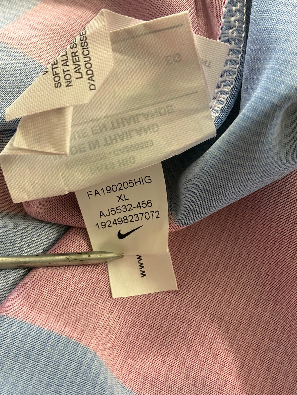 Nike product code and size label for 2019/20 FC Barcelona Messi #10 XL jersey