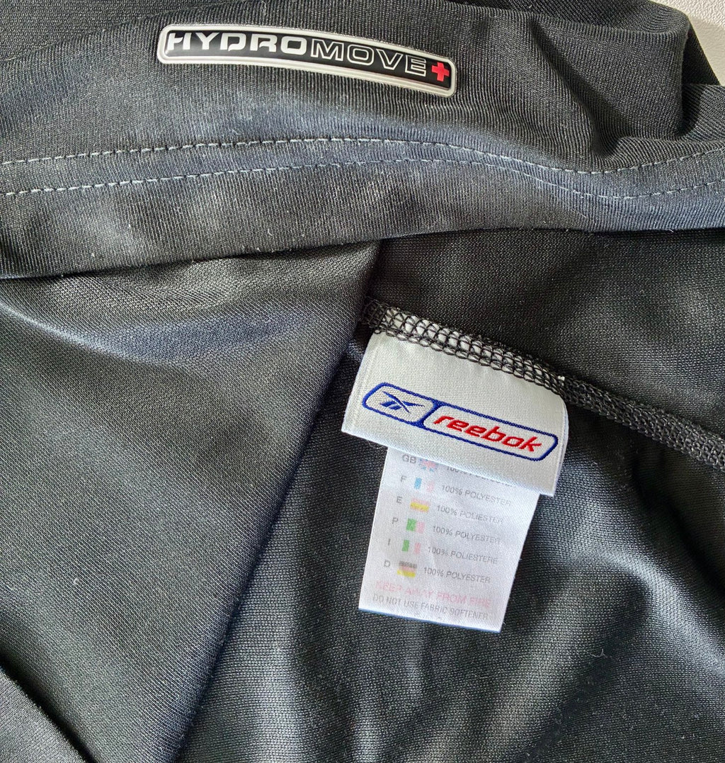 Liverpool black and grey Reebok away shirt — label detail