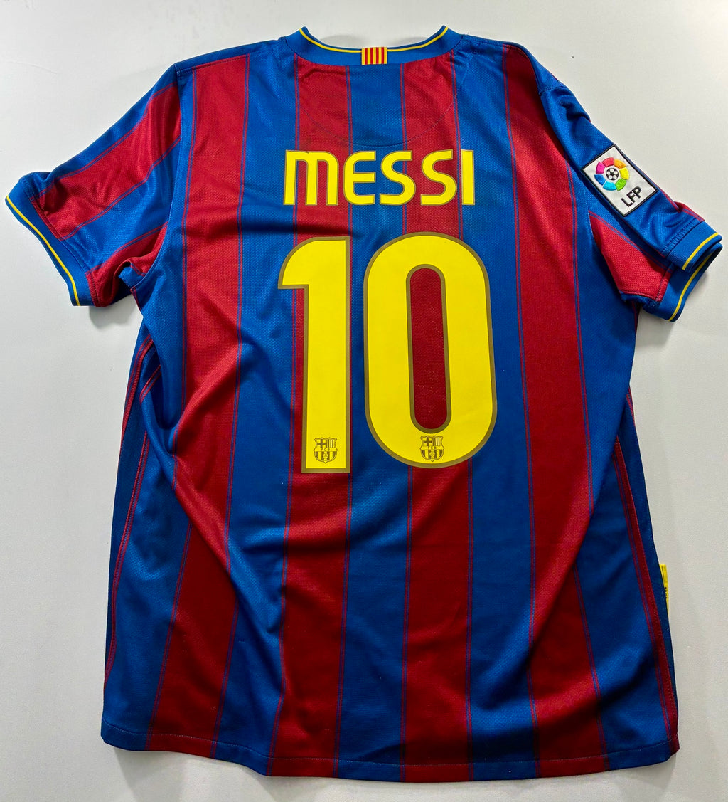 Barcelona 2009/10 Messi Large shirt detail