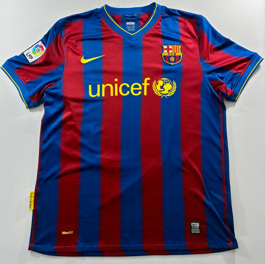 Barcelona 2009/10 Messi Large shirt detail