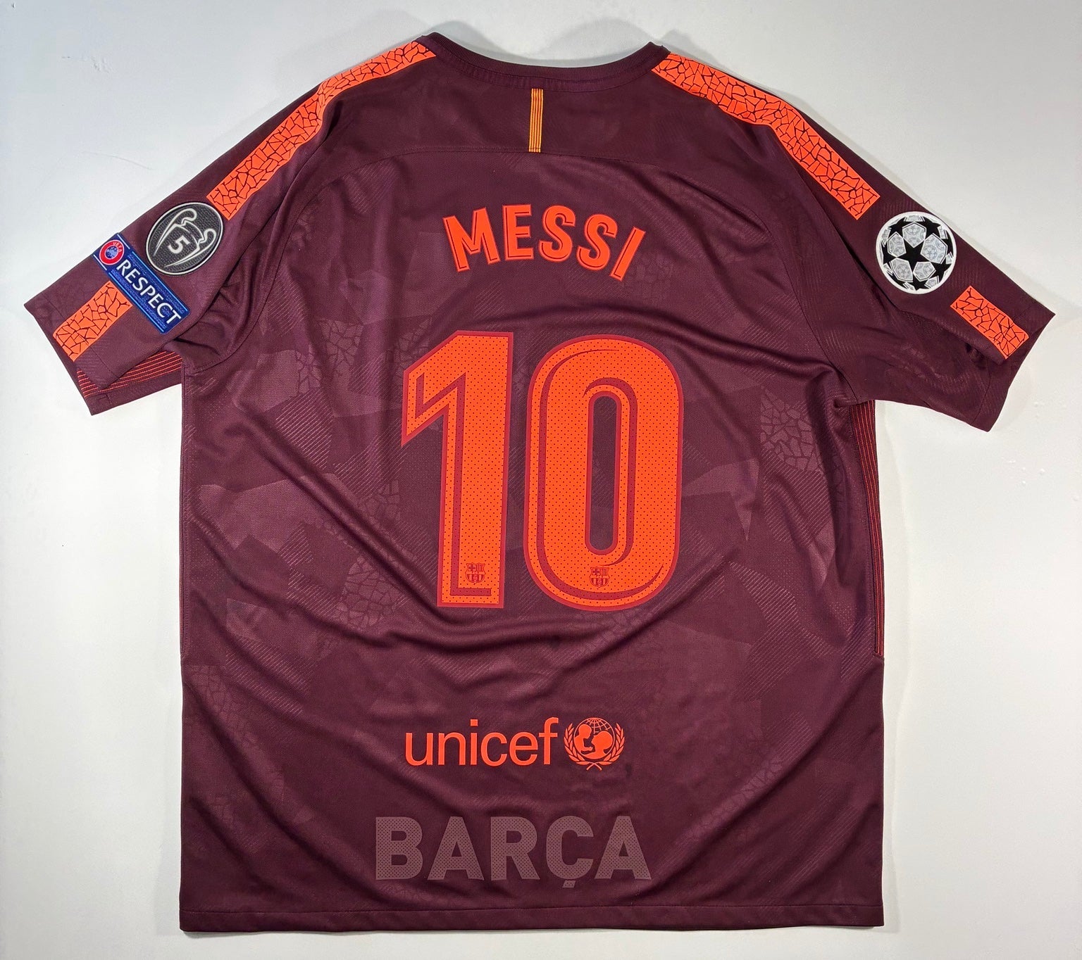 Back of Lionel Messi 2017-18 FC Barcelona third UEFA Champions League jersey, size XXL