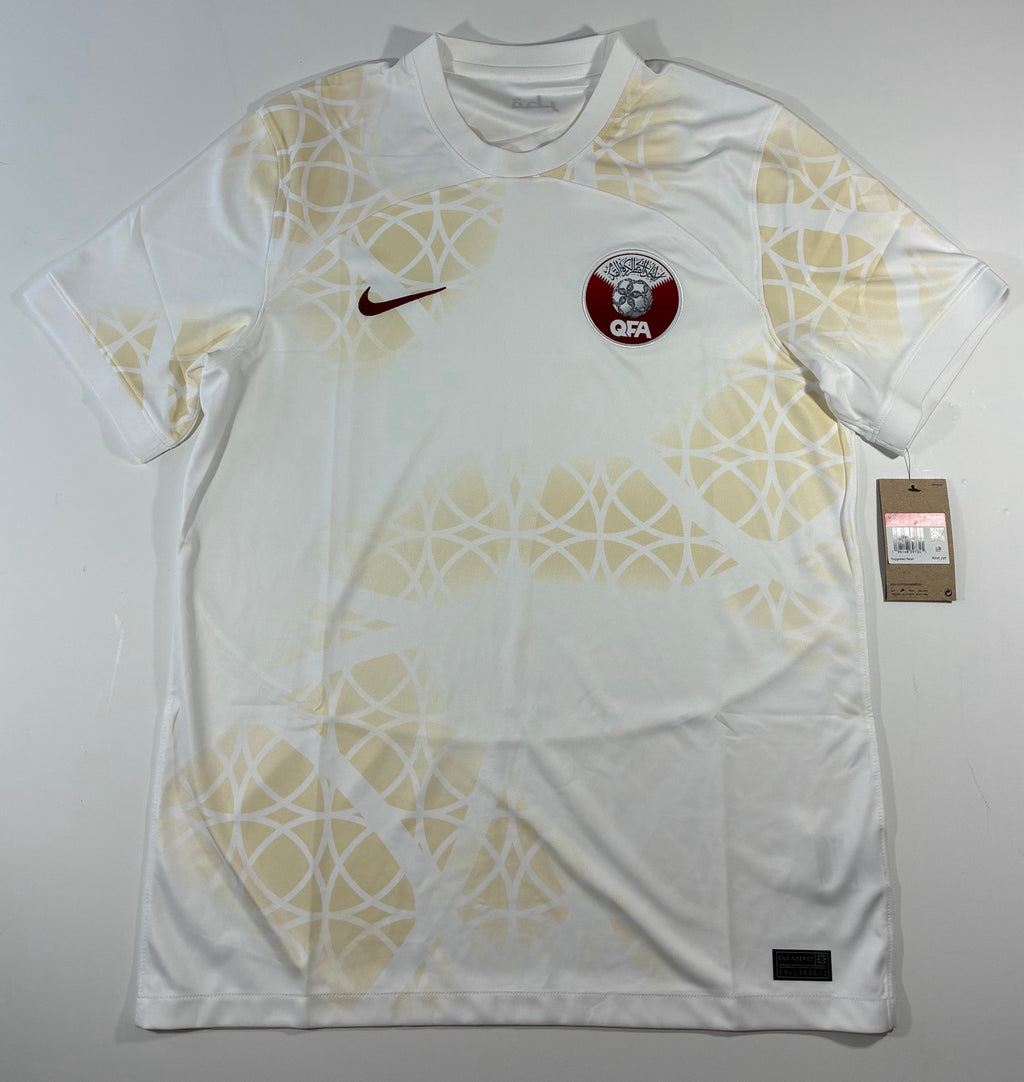 Qatar 2022 away Nike football shirt BNWT size Large front