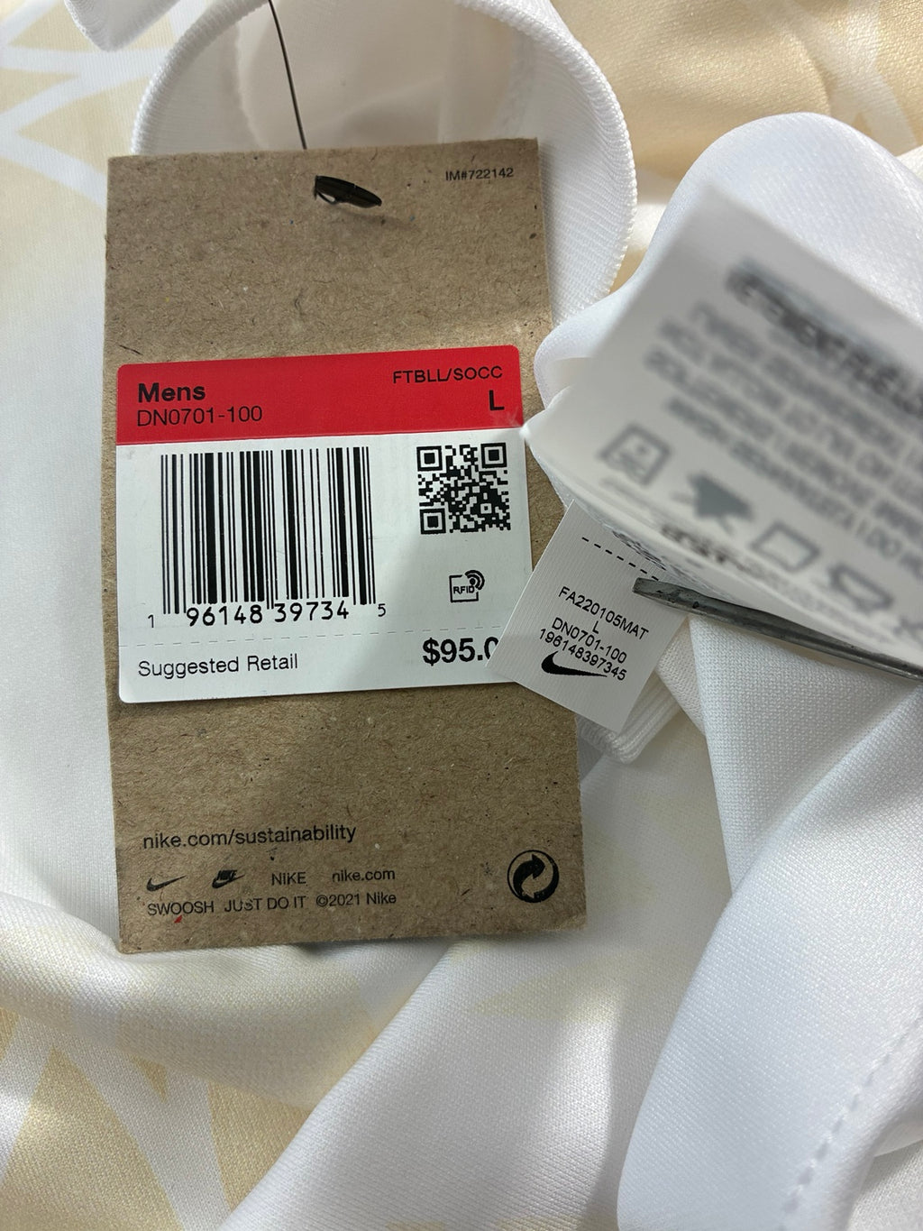 Qatar 2022 away Nike football shirt BNWT size Large product tags DN0701-100